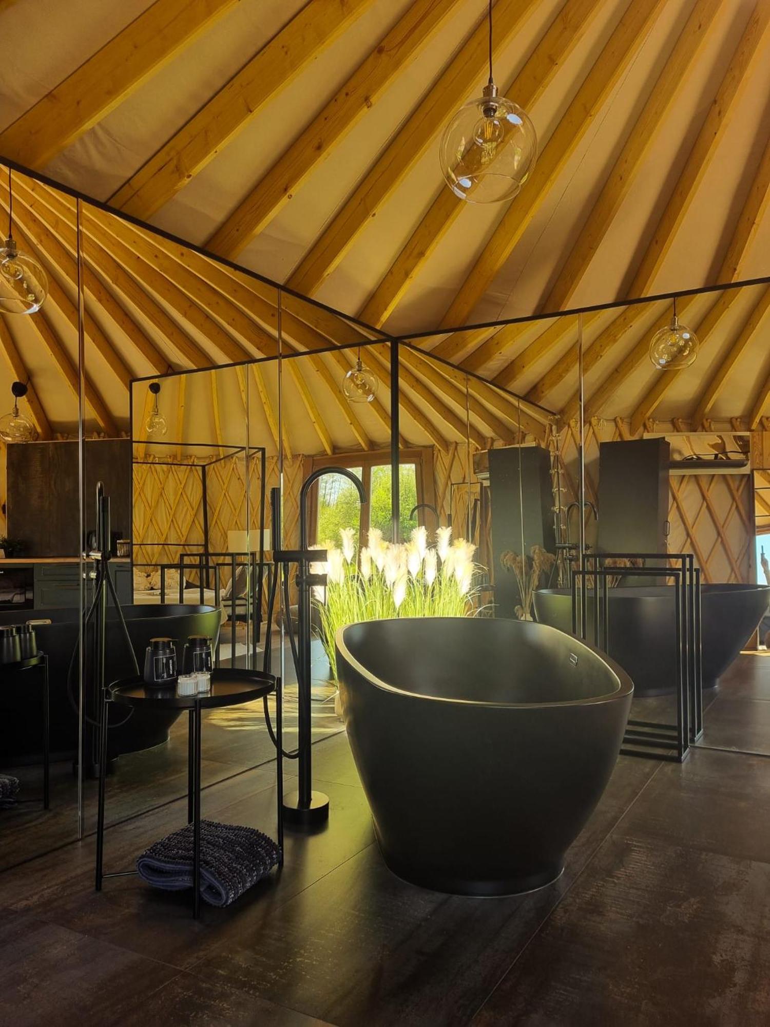 Hotel Jurty Glamping Gostynin Exteriér fotografie