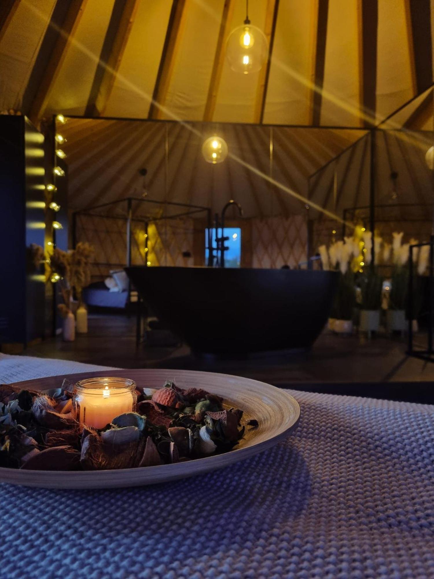 Hotel Jurty Glamping Gostynin Exteriér fotografie